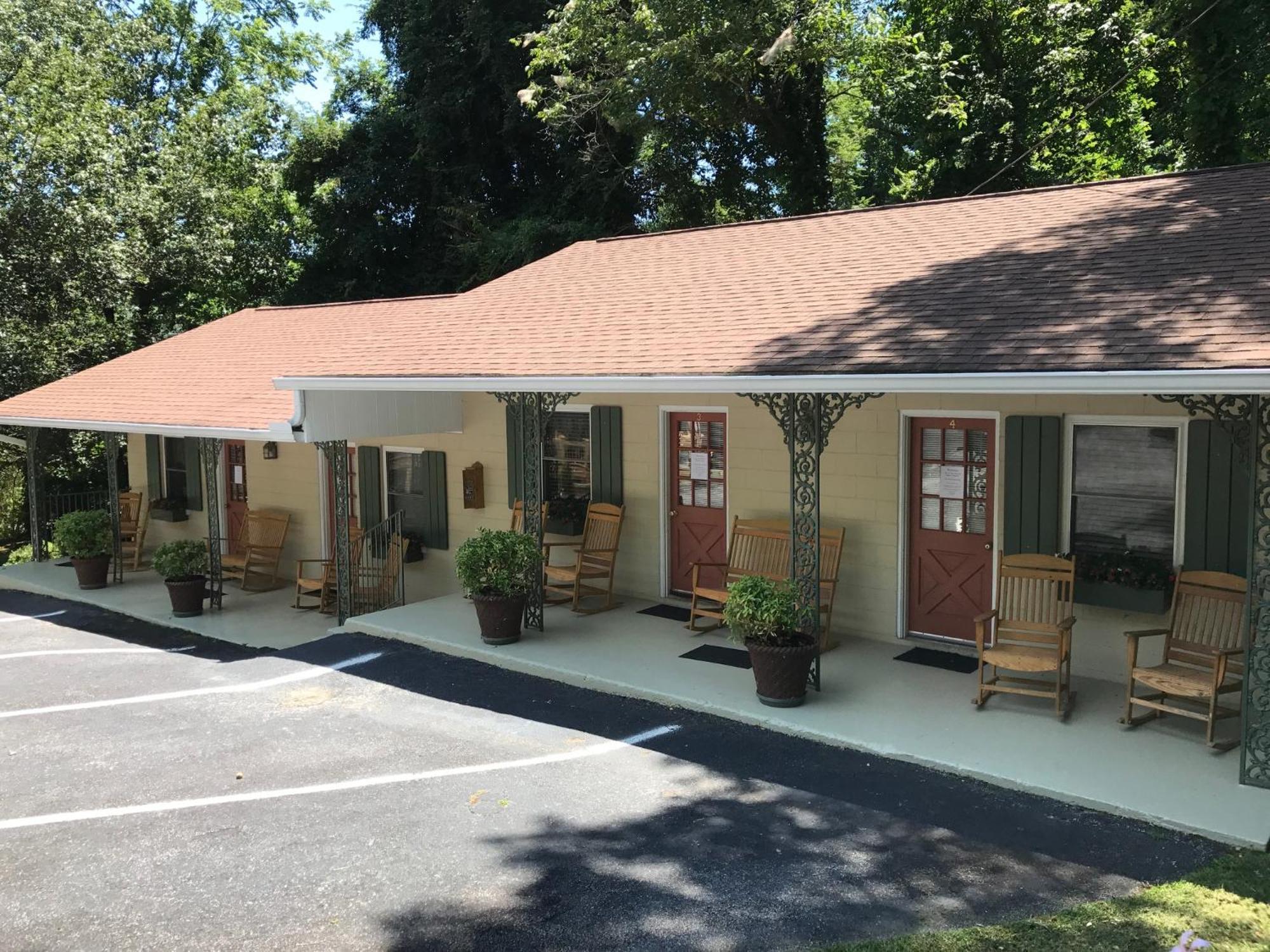 Mountain Aire Cottages & Inn Clayton Exterior photo
