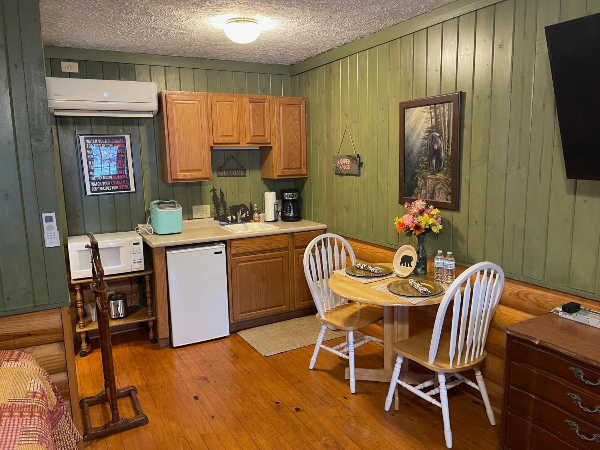 Mountain Aire Cottages & Inn Clayton Exterior photo