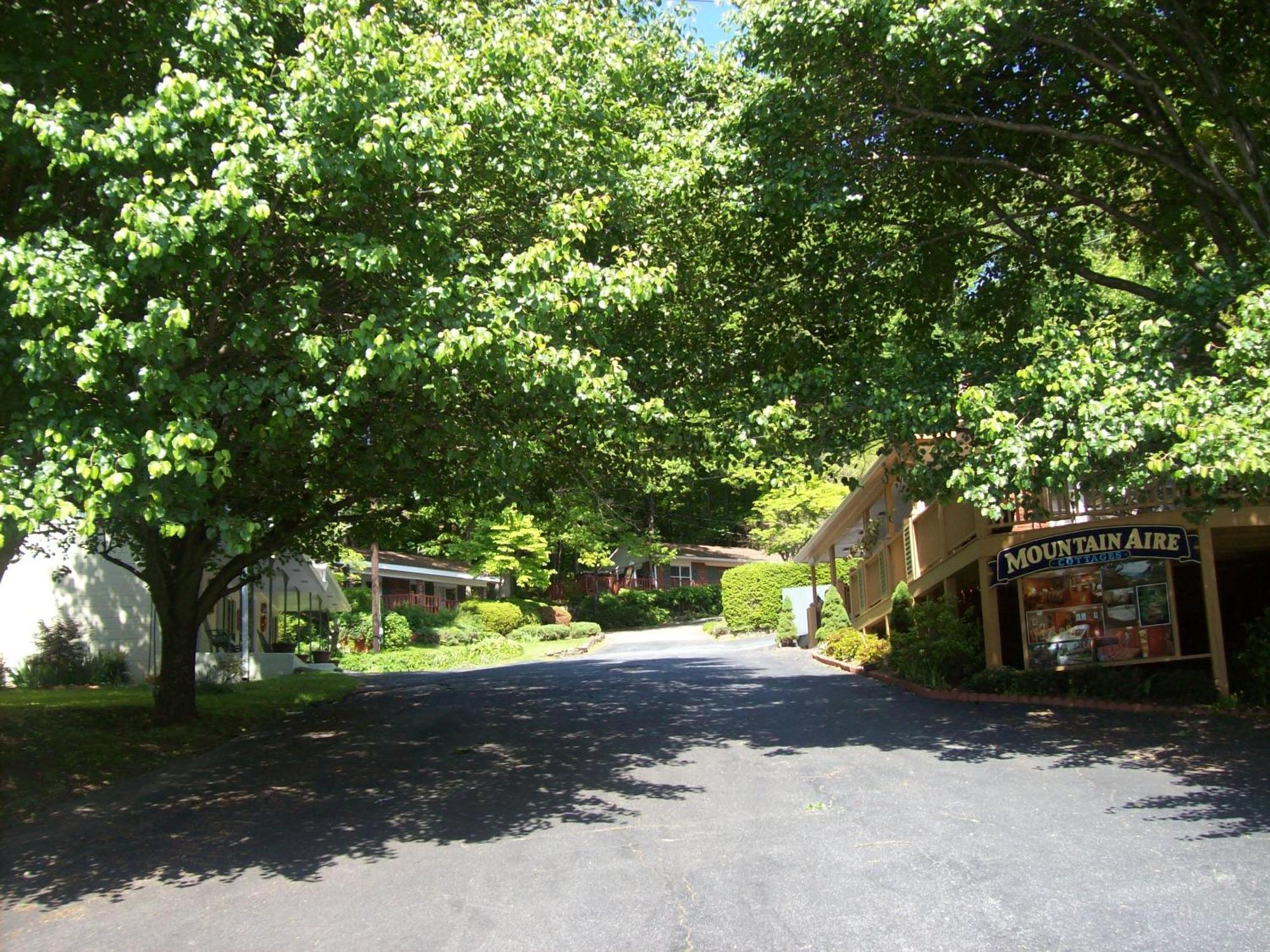 Mountain Aire Cottages & Inn Clayton Exterior photo